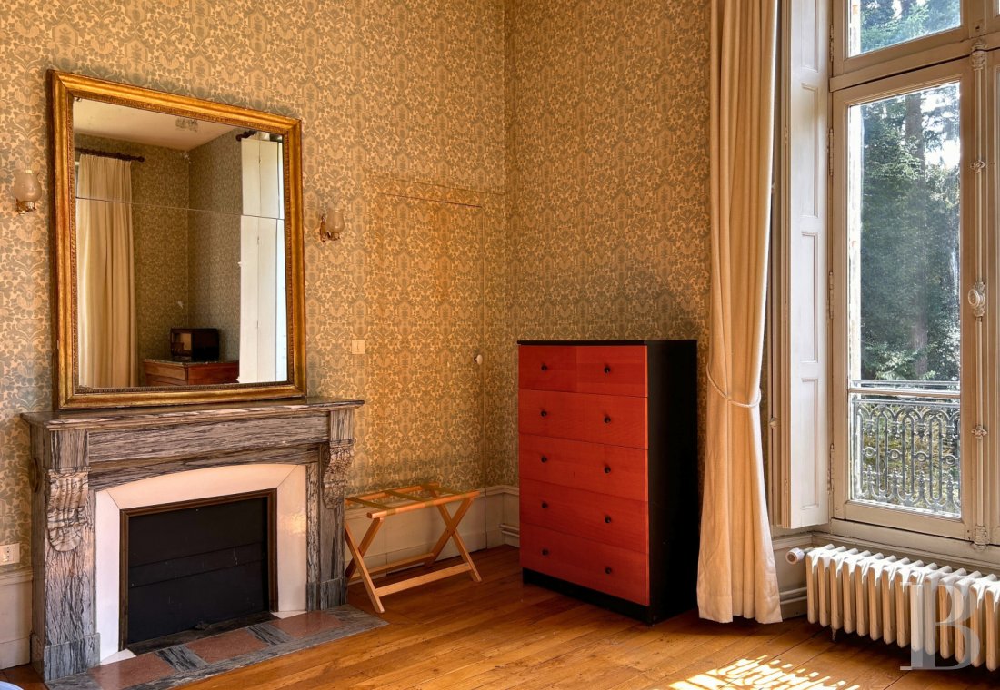 En Saône-et-Loire, au cœur de la ville d’Autun, une demeure d’inspiration palladienne dans un parc de près d’un hectare - photo  n°12